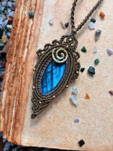 Load image into Gallery viewer, The journey within 🌀 Labradorite