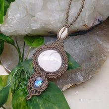Load image into Gallery viewer, Shiva Shell and Moonstone Necklace