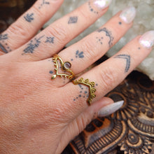 Load image into Gallery viewer, Labradorite Brass Rings