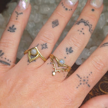 Load image into Gallery viewer, Moonstone Brass Rings