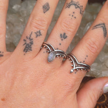 Load image into Gallery viewer, Moonstone Silver Rings