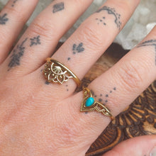Load image into Gallery viewer, Turquoise Brass Rings