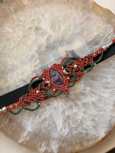 Load image into Gallery viewer, Chevron Amethyst Crown