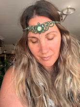 Load image into Gallery viewer, Labradorite Crystal Crown