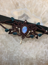 Load image into Gallery viewer, Moonstone crown