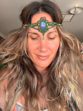 Load image into Gallery viewer, Labradorite Crystal Crown
