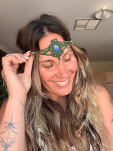 Load image into Gallery viewer, Labradorite Crystal Crown