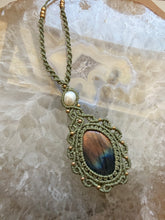 Load image into Gallery viewer, Labradorite Necklace