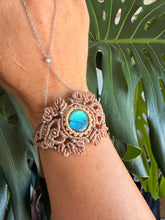 Load image into Gallery viewer, Labradorite Macramé Bracelet