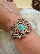 Load image into Gallery viewer, Labradorite Macramé Bracelet