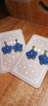 Load image into Gallery viewer, Daisy Dangles