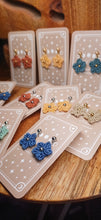 Load image into Gallery viewer, Daisy Dangles