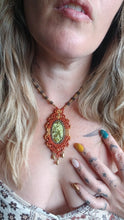 Load image into Gallery viewer, Retro Queen ~ Green Opal