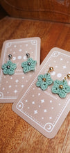 Load image into Gallery viewer, Daisy Dangles