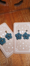 Load image into Gallery viewer, Daisy Dangles