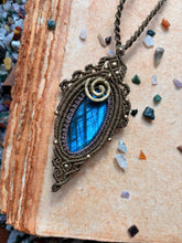 Load image into Gallery viewer, The journey within 🌀 Labradorite
