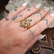 Load image into Gallery viewer, Labradorite Brass Rings
