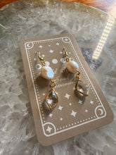 Load image into Gallery viewer, Pearl Earrings

