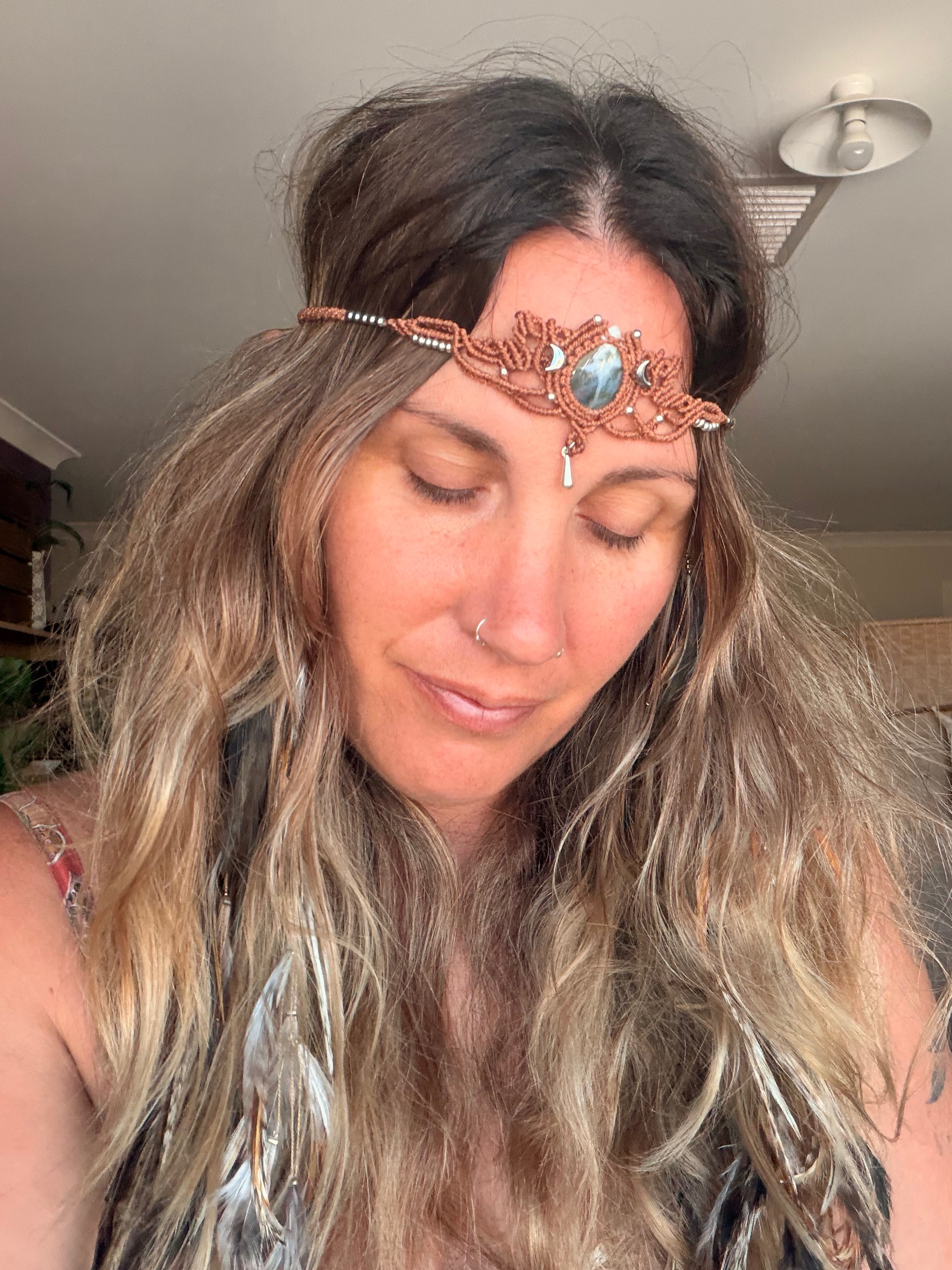 Moss agate crown
