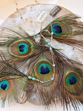 Load image into Gallery viewer, Peacock Feather hair clip
