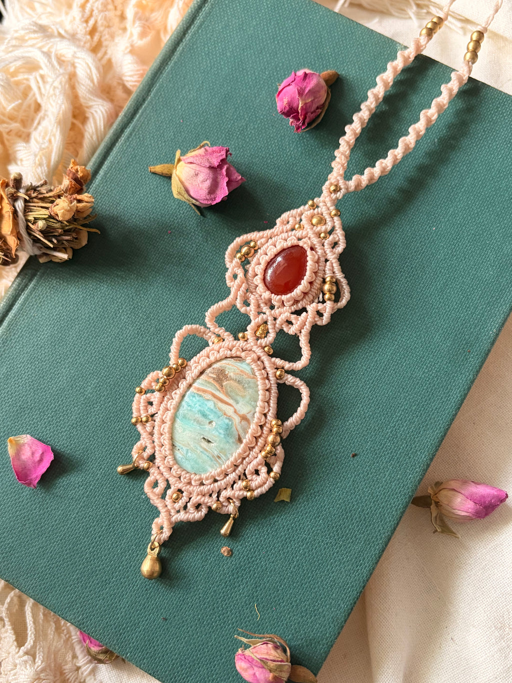 Sunlit dreamer - Caribbean calcite & carnelian necklace