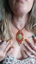 Load image into Gallery viewer, Retro Queen ~ Green Opal

