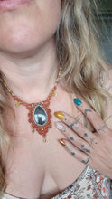 Load image into Gallery viewer, Soul sister ~ Labradorite
